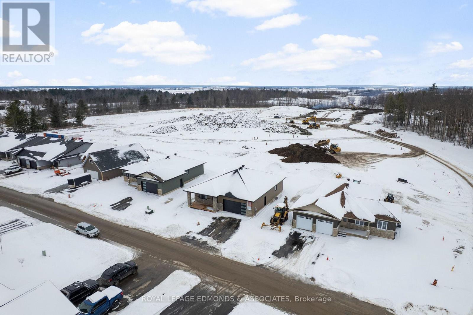 26 Bamagillia Street, Whitewater Region, Ontario  K0J 1K0 - Photo 12 - X12697060