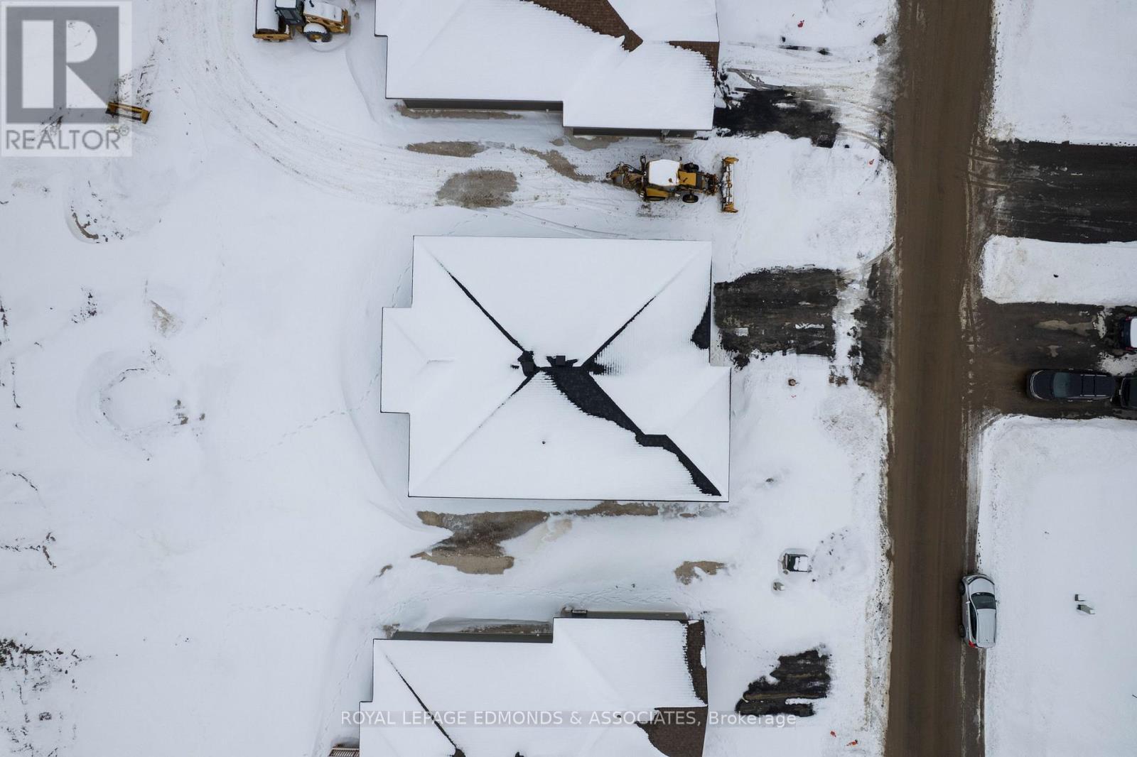 26 Bamagillia Street, Whitewater Region, Ontario  K0J 1K0 - Photo 18 - X12697060