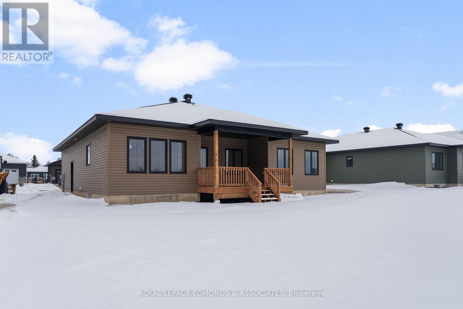 26 Bamagillia Street, Whitewater Region, Ontario  K0J 1K0 - Photo 4 - X12697060