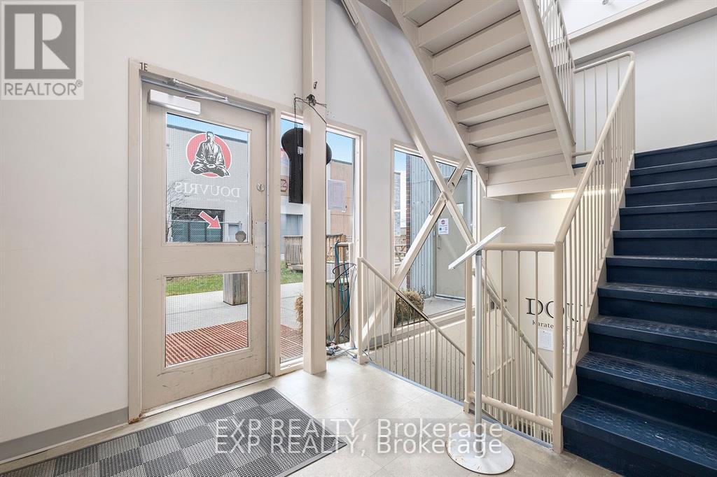 511 Lacolle Way, Ottawa, Ontario  K4A 5B6 - Photo 3 - X12697158