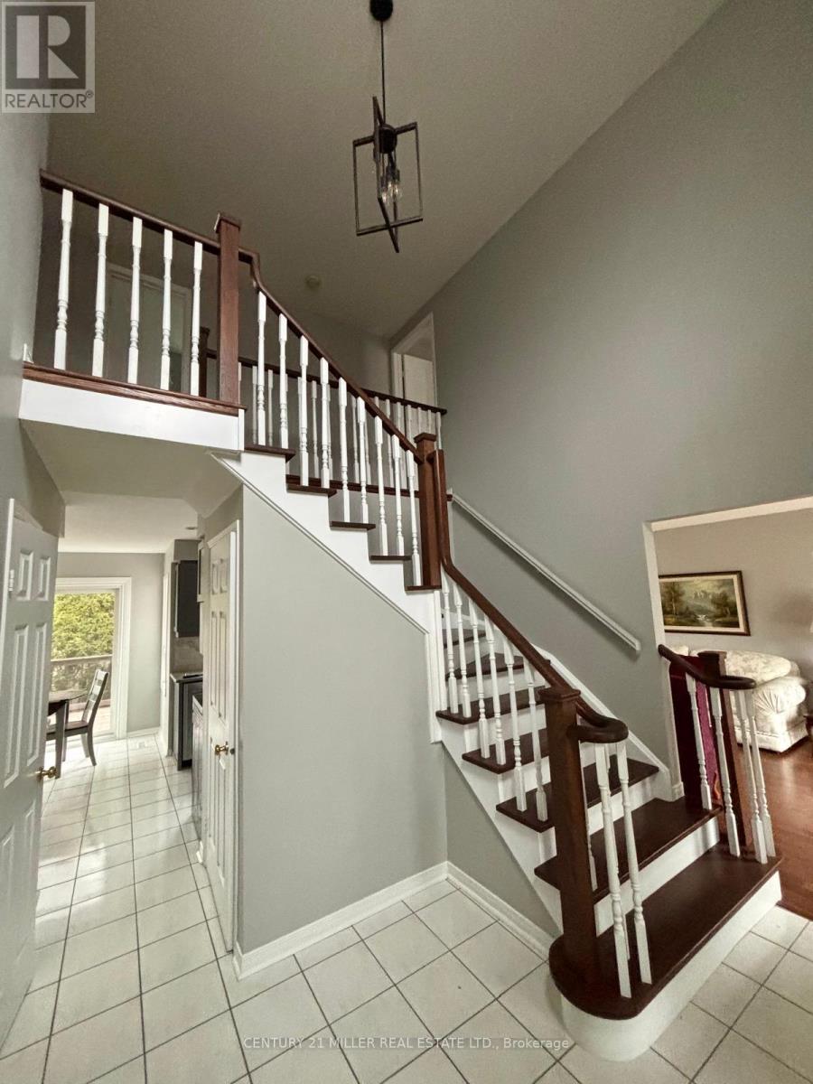 2185 Vista Drive, Burlington, Ontario  L7M 3N7 - Photo 12 - W12694144