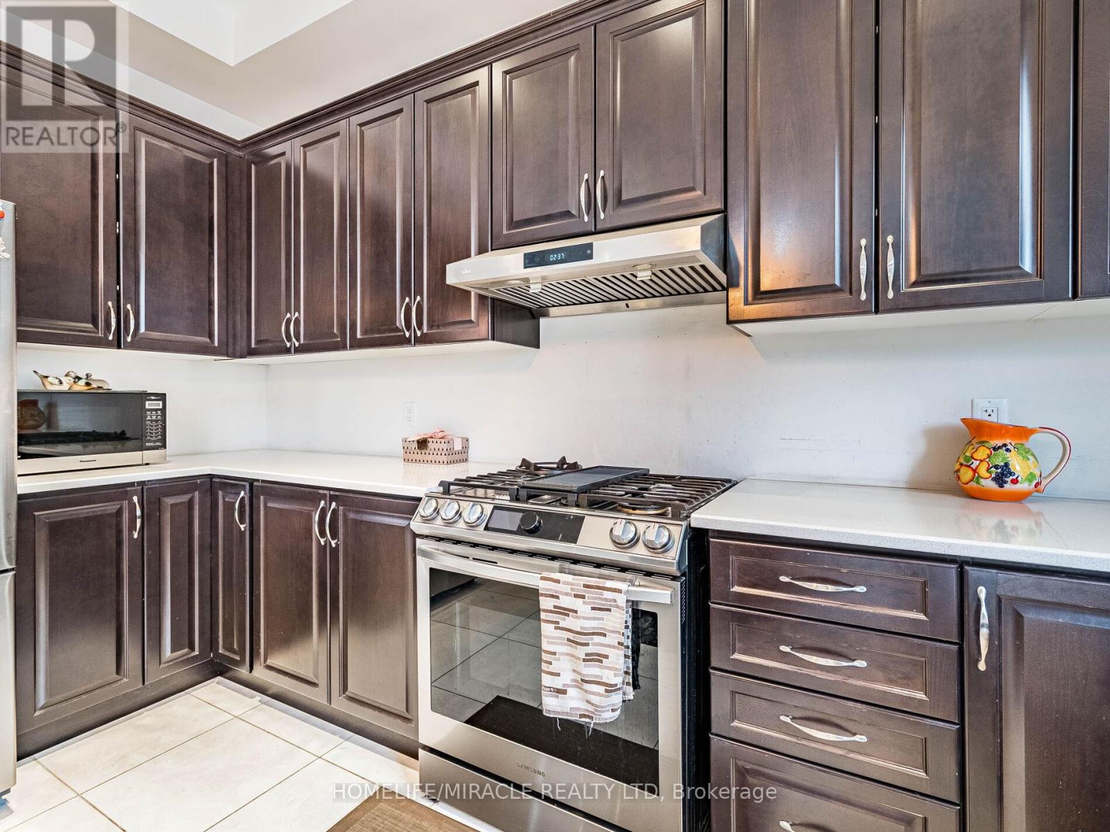 22 Longevity Road, Brampton, Ontario  L6X 5P3 - Photo 10 - W12691442