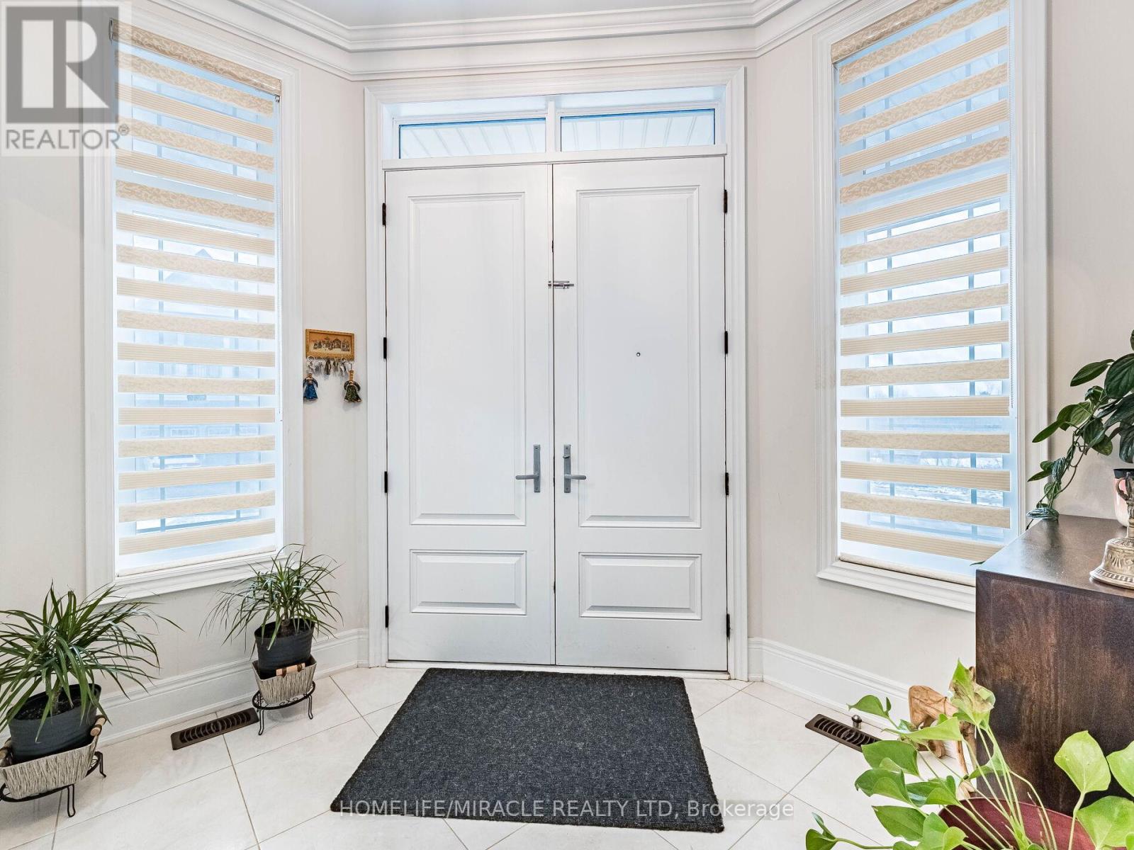 22 Longevity Road, Brampton, Ontario  L6X 5P3 - Photo 5 - W12691442