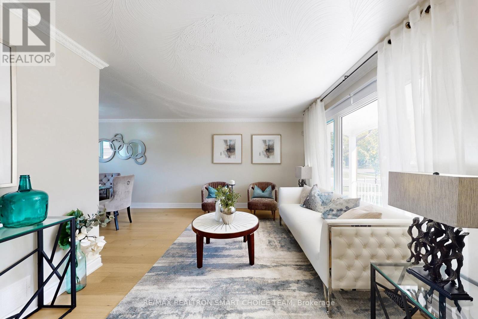 16 Frith Road, Toronto, Ontario  M3N 1G1 - Photo 6 - W12692074