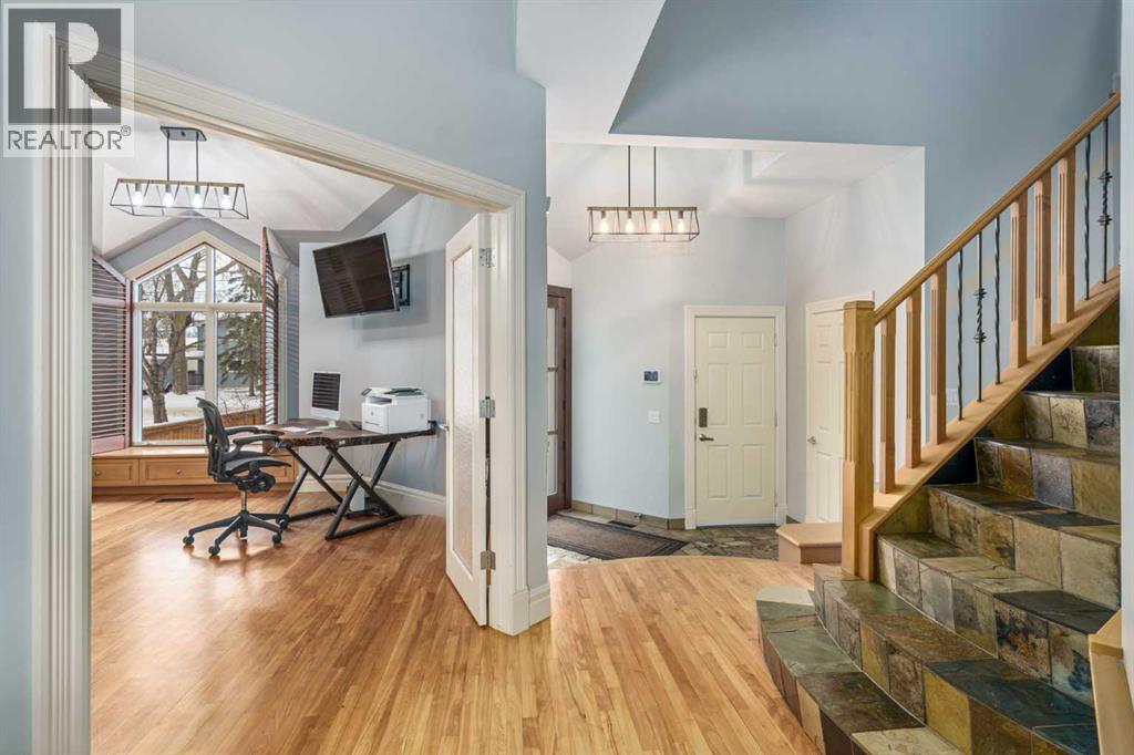 6002 Bow Crescent Nw, Calgary, Alberta  T3B 2B9 - Photo 12 - A2278987