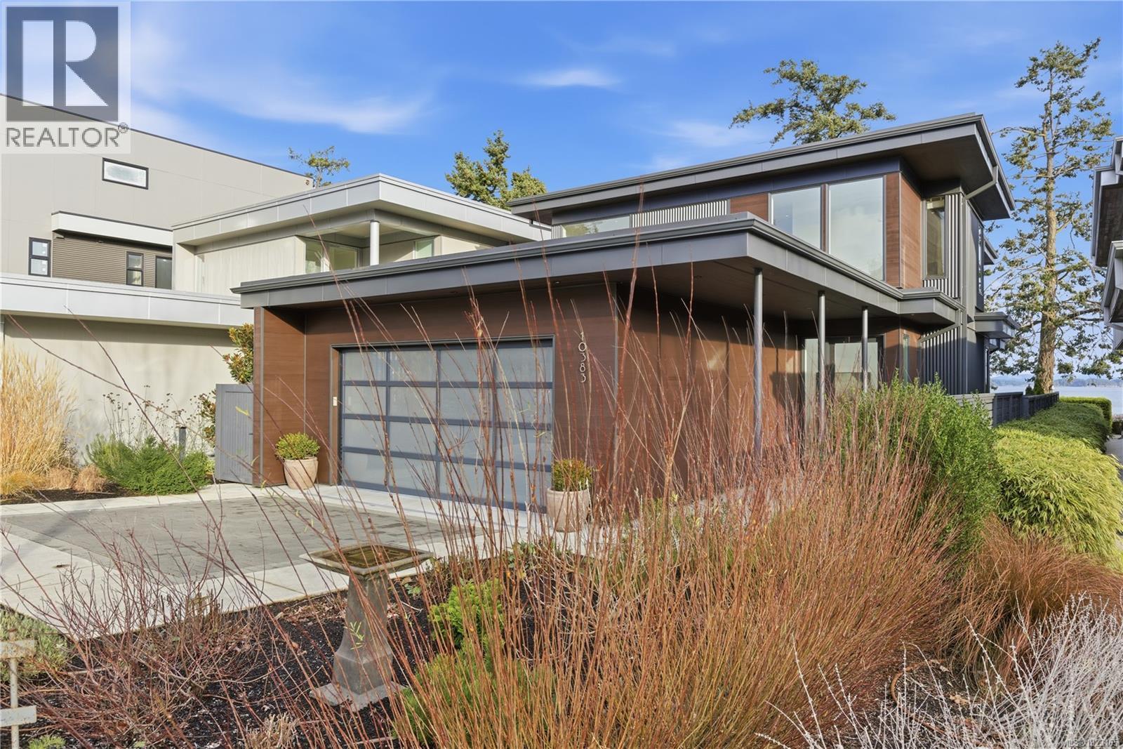 10383 Allbay Rd, Sidney, British Columbia  V8L 2N8 - Photo 2 - 1023165