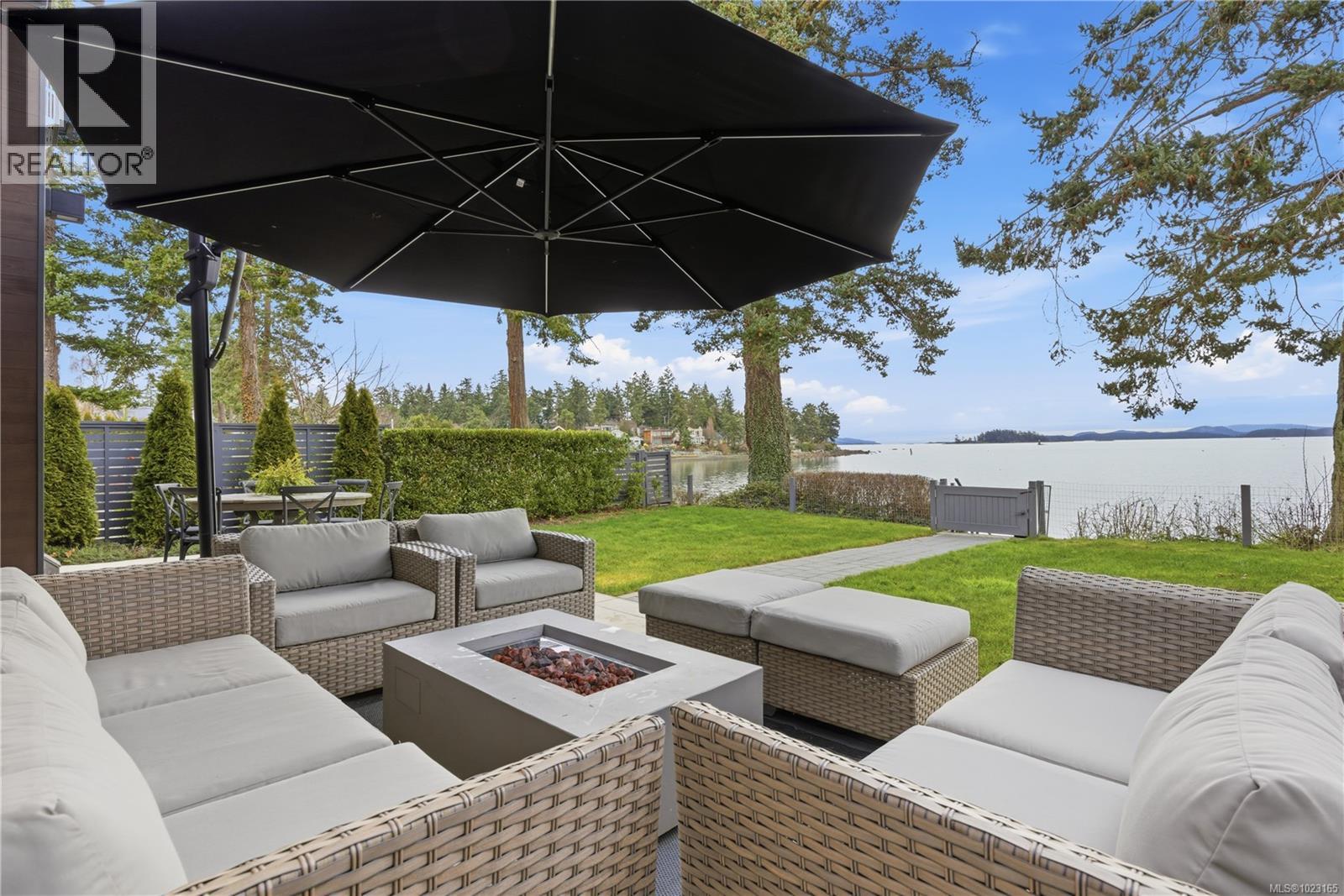 10383 Allbay Rd, Sidney, British Columbia  V8L 2N8 - Photo 37 - 1023165