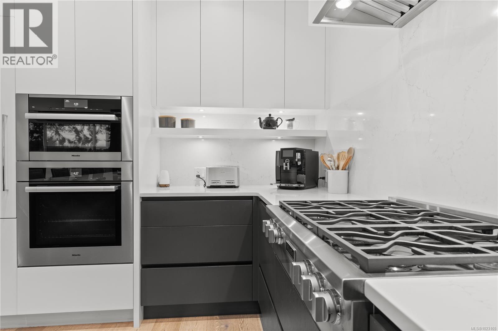 10383 Allbay Rd, Sidney, British Columbia  V8L 2N8 - Photo 8 - 1023165