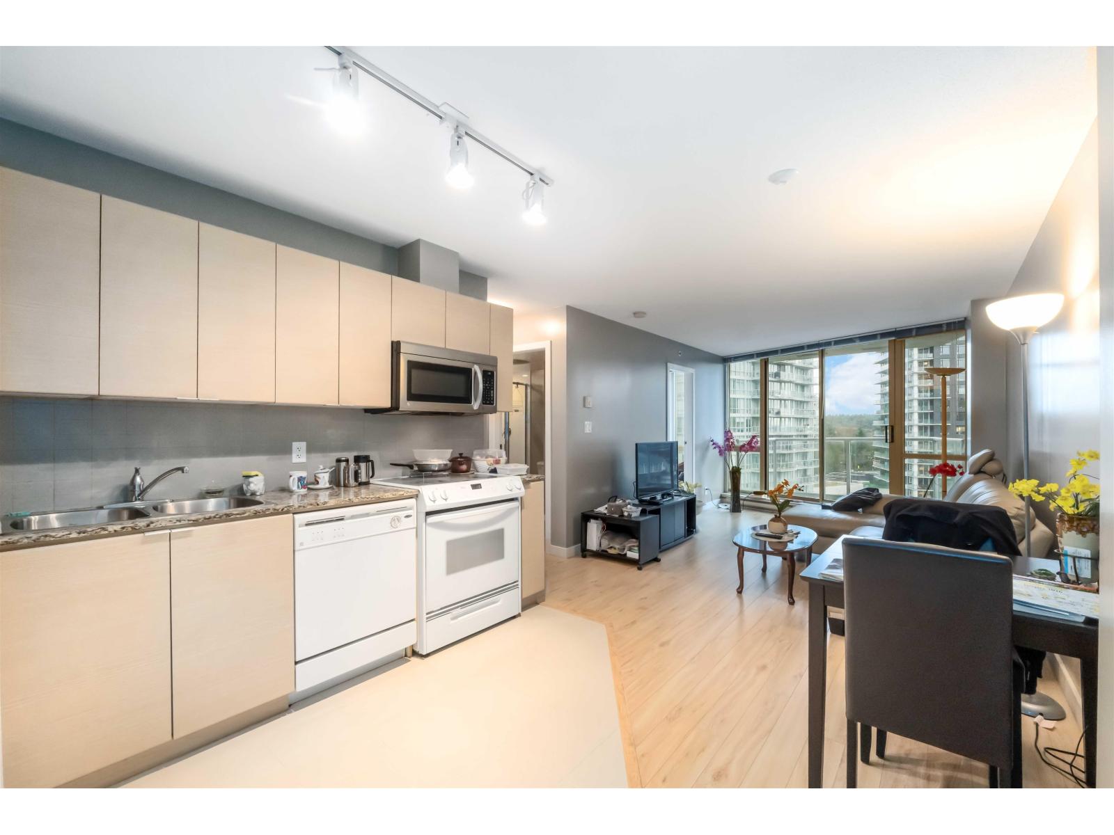 807 13618 100 AVENUE, Surrey, British Columbia