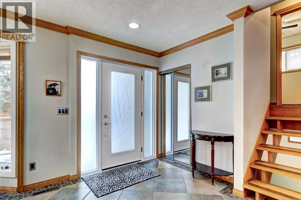 1408 106 Avenue Sw, Calgary, Alberta  T2W 0B7 - Photo 3 - A2275808