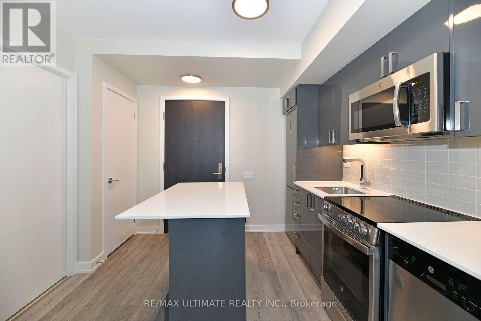 # 1307 - 38 Monte Kwinter Court, Toronto, Ontario  M3H 0E2 - Photo 3 - C12696942