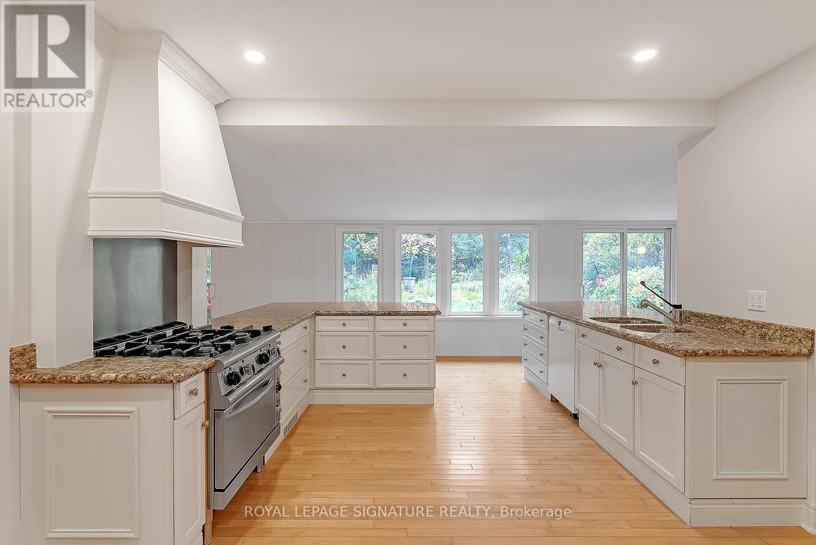 75 Lord Seaton Road, Toronto, Ontario  M2P 1K6 - Photo 12 - C12696958