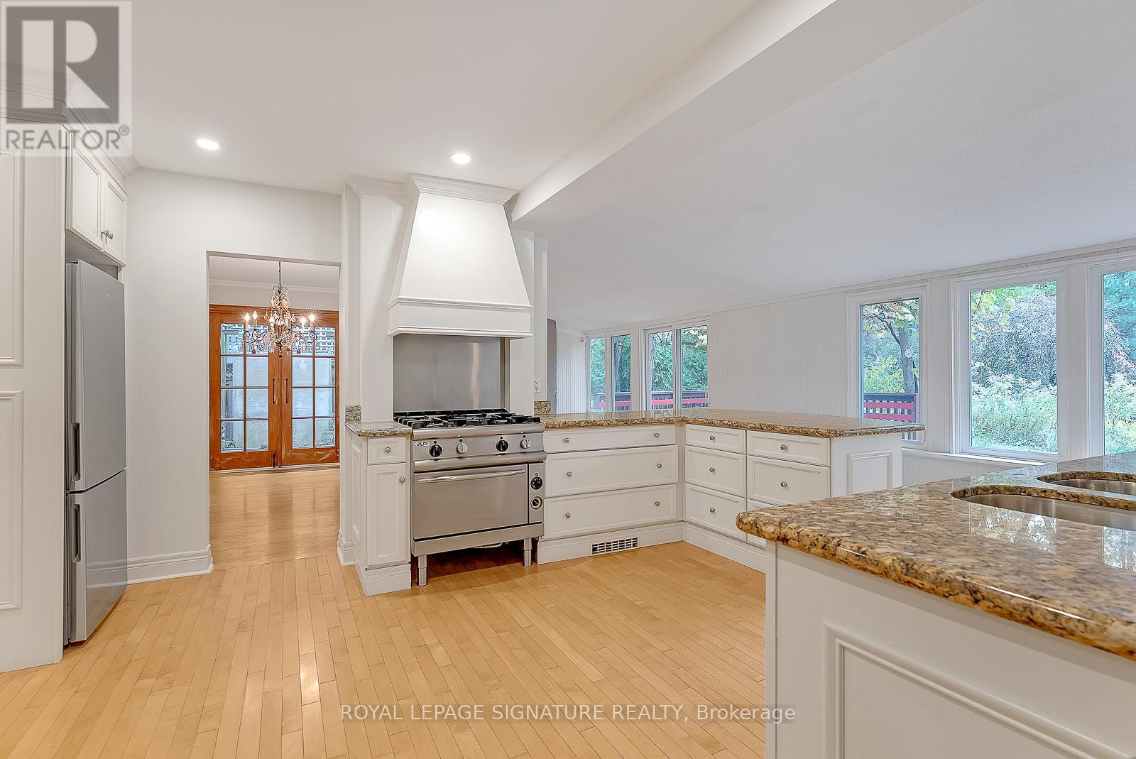 75 Lord Seaton Road, Toronto, Ontario  M2P 1K6 - Photo 14 - C12696958