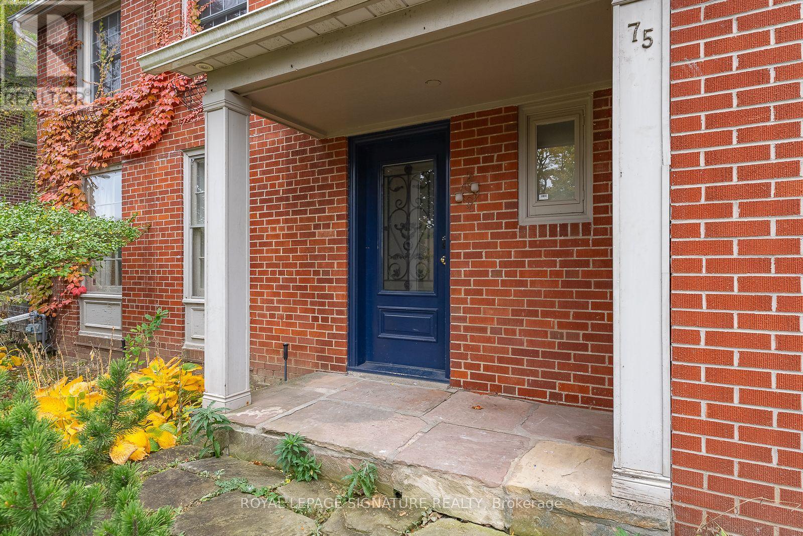 75 Lord Seaton Road, Toronto, Ontario  M2P 1K6 - Photo 2 - C12696958