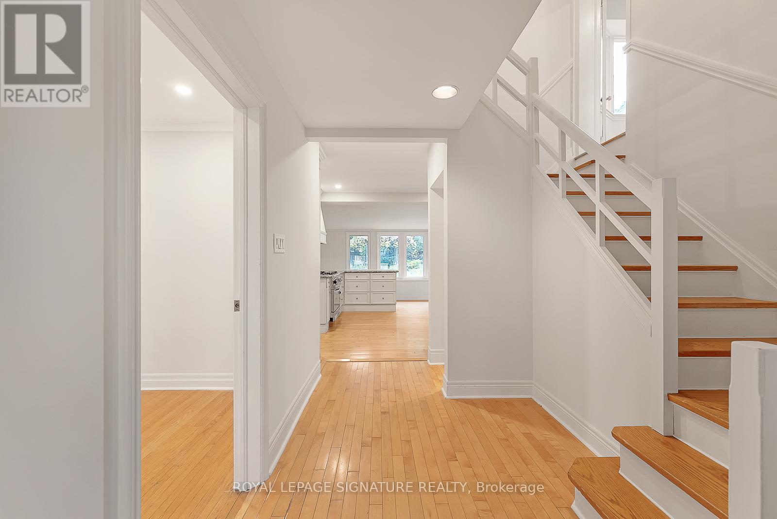 75 Lord Seaton Road, Toronto, Ontario  M2P 1K6 - Photo 3 - C12696958