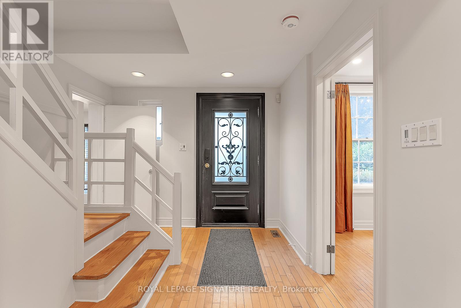 75 Lord Seaton Road, Toronto, Ontario  M2P 1K6 - Photo 4 - C12696958