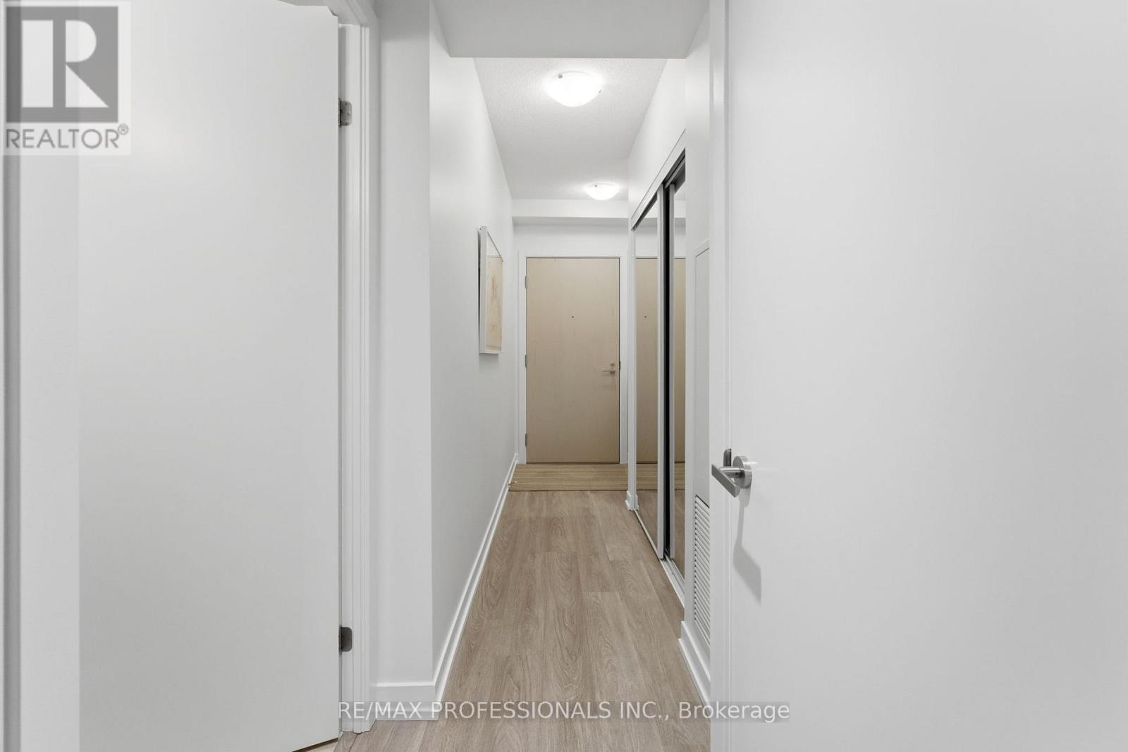 2005 - 55 Cooper Street, Toronto, Ontario  M5E 0G1 - Photo 3 - C12696978