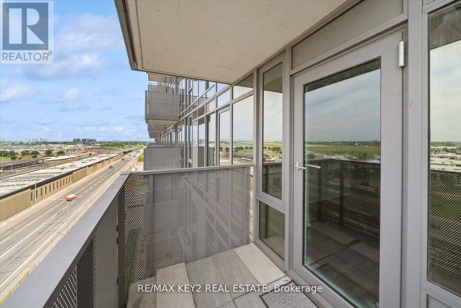 1008 - 38 Monte Kwinter Court, Toronto, Ontario  M3H 0E2 - Photo 18 - C12697002