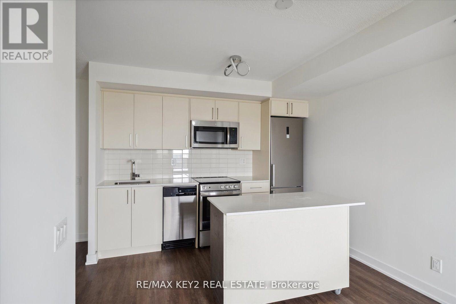 1008 - 38 Monte Kwinter Court, Toronto, Ontario  M3H 0E2 - Photo 4 - C12697002