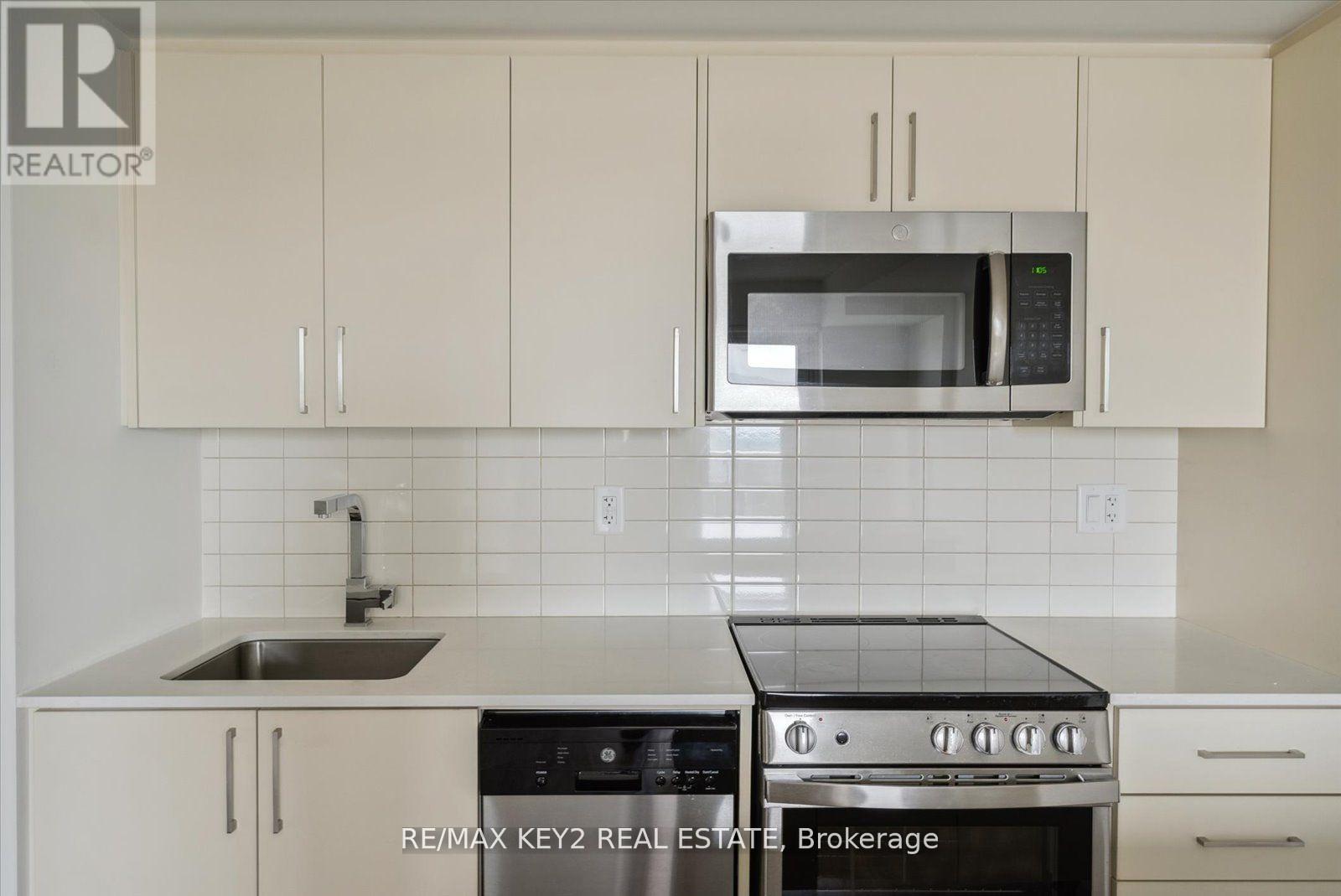 1008 - 38 Monte Kwinter Court, Toronto, Ontario  M3H 0E2 - Photo 5 - C12697002