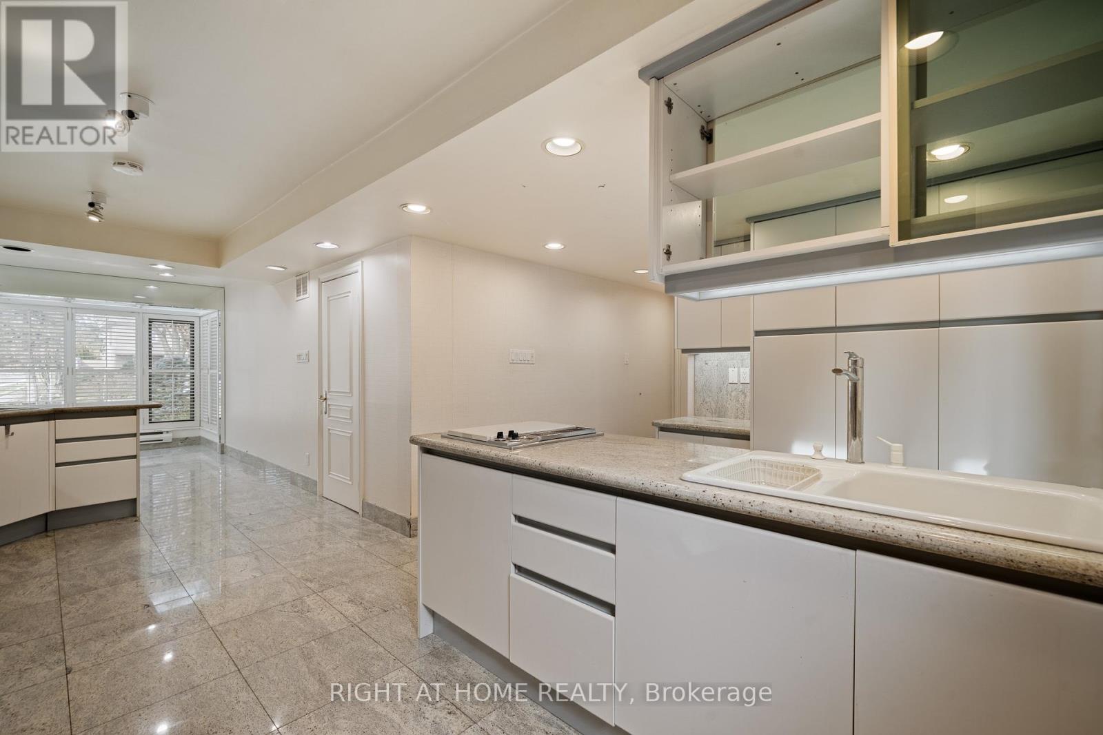 1 Chipstead Road, Toronto, Ontario  M3B 3E5 - Photo 13 - C12697120