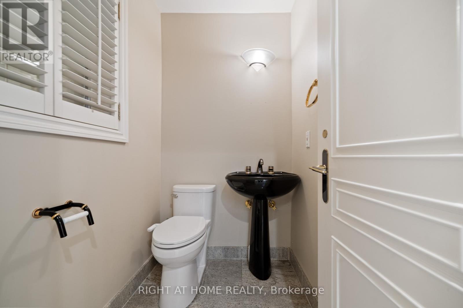 1 Chipstead Road, Toronto, Ontario  M3B 3E5 - Photo 18 - C12697120