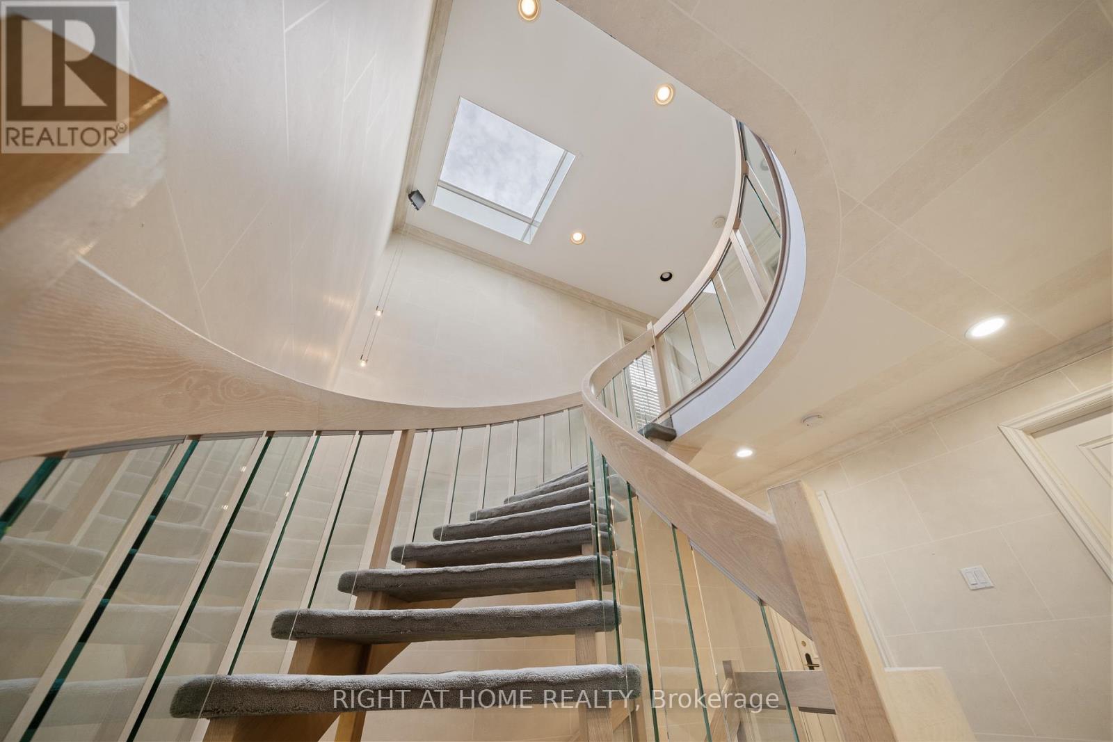 1 Chipstead Road, Toronto, Ontario  M3B 3E5 - Photo 19 - C12697120