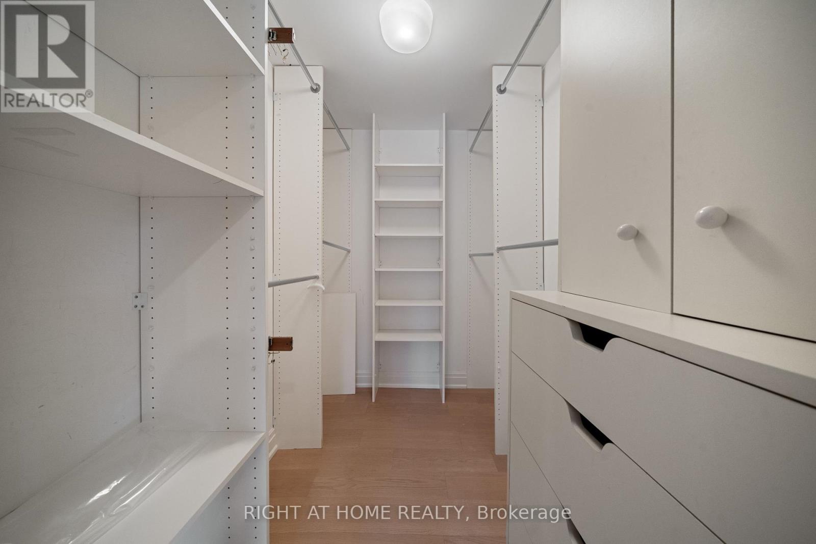 1 Chipstead Road, Toronto, Ontario  M3B 3E5 - Photo 26 - C12697120