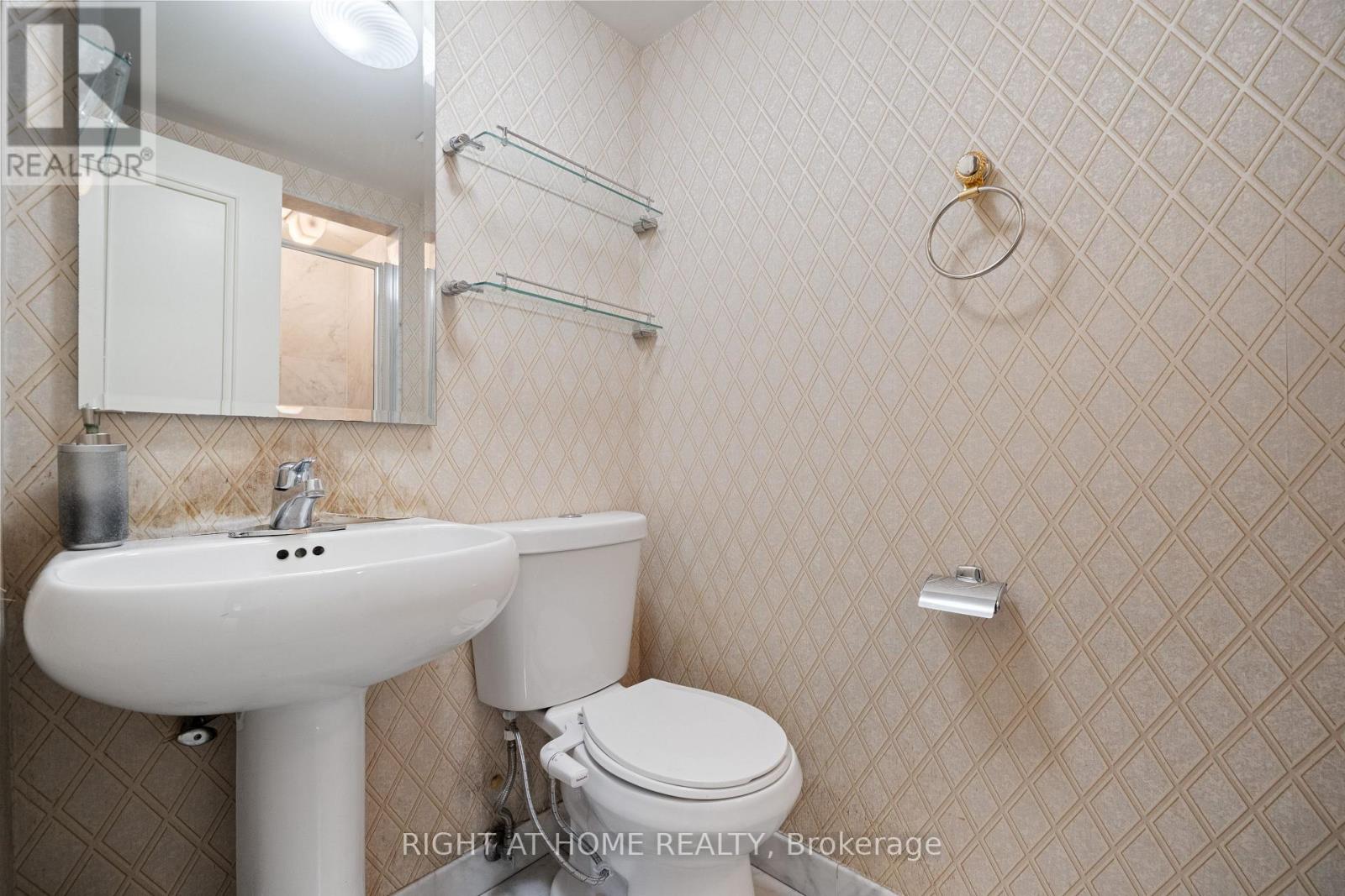 1 Chipstead Road, Toronto, Ontario  M3B 3E5 - Photo 39 - C12697120