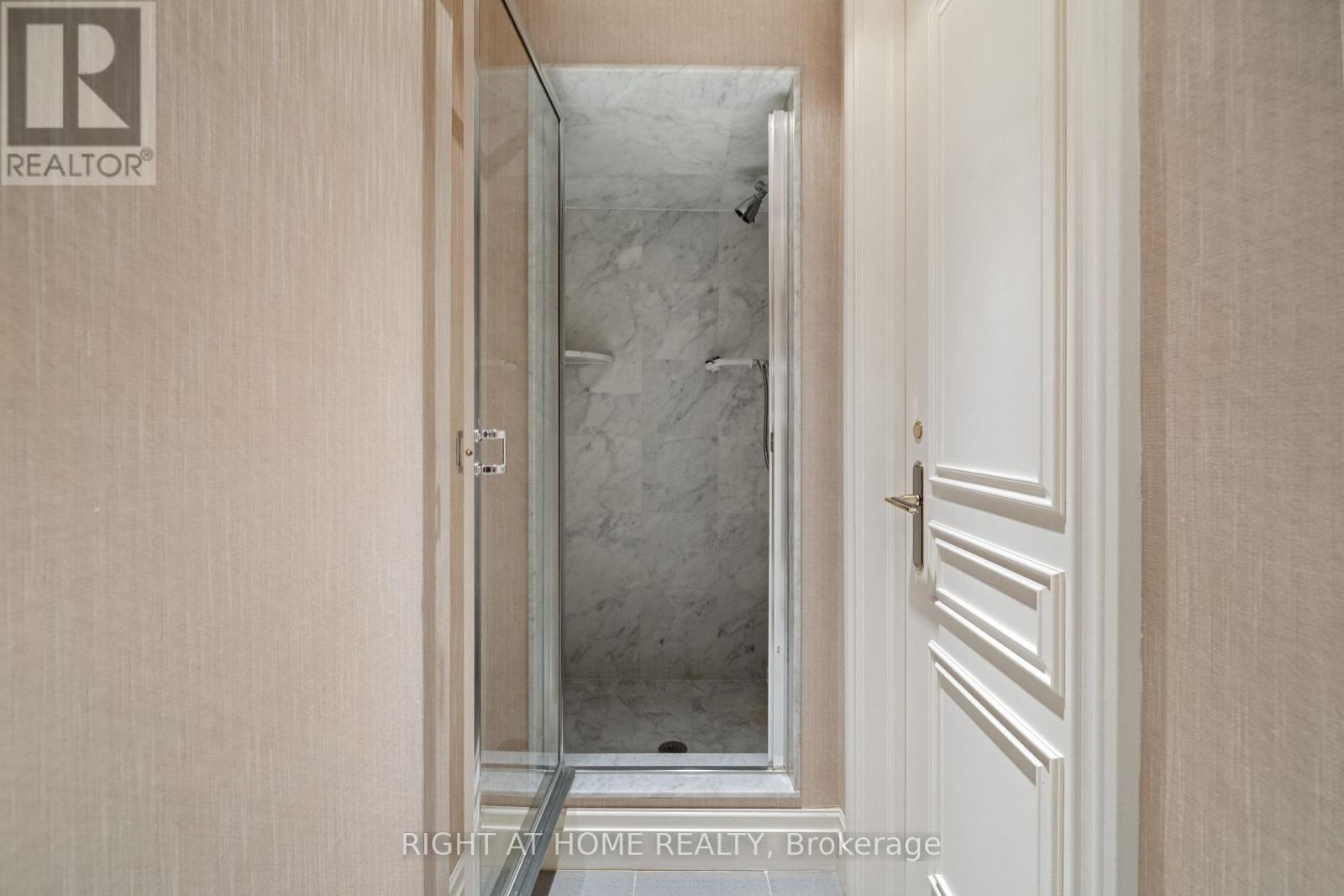 1 Chipstead Road, Toronto, Ontario  M3B 3E5 - Photo 43 - C12697120