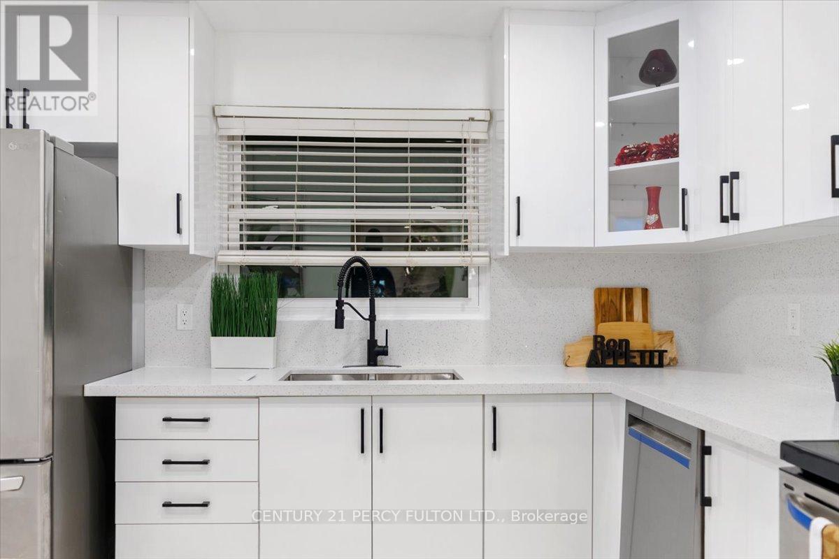 99 Palmdale Drive, Toronto, Ontario  M1T 1P2 - Photo 7 - E12697006