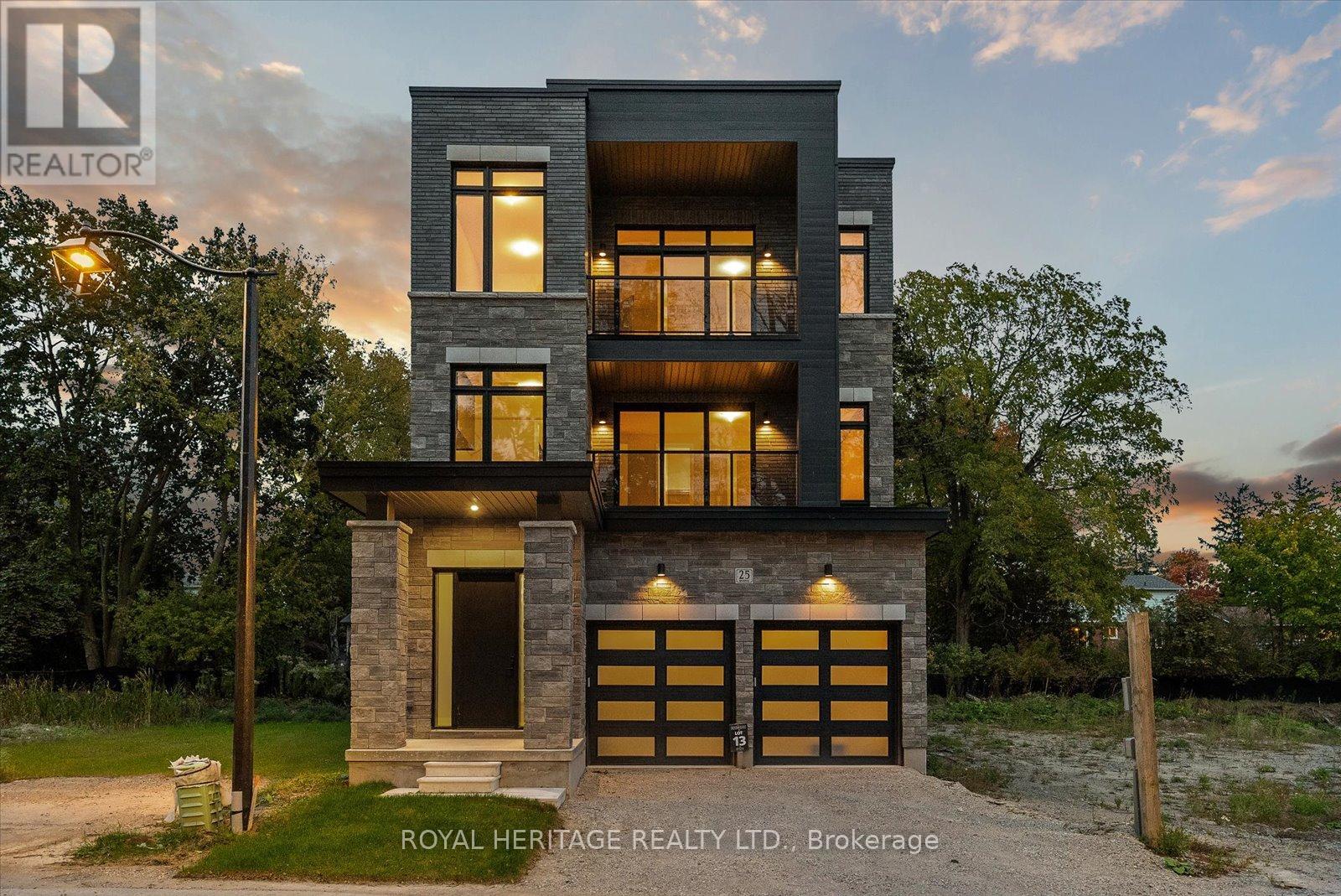 25 INVERLYNN WAY, Whitby, Ontario