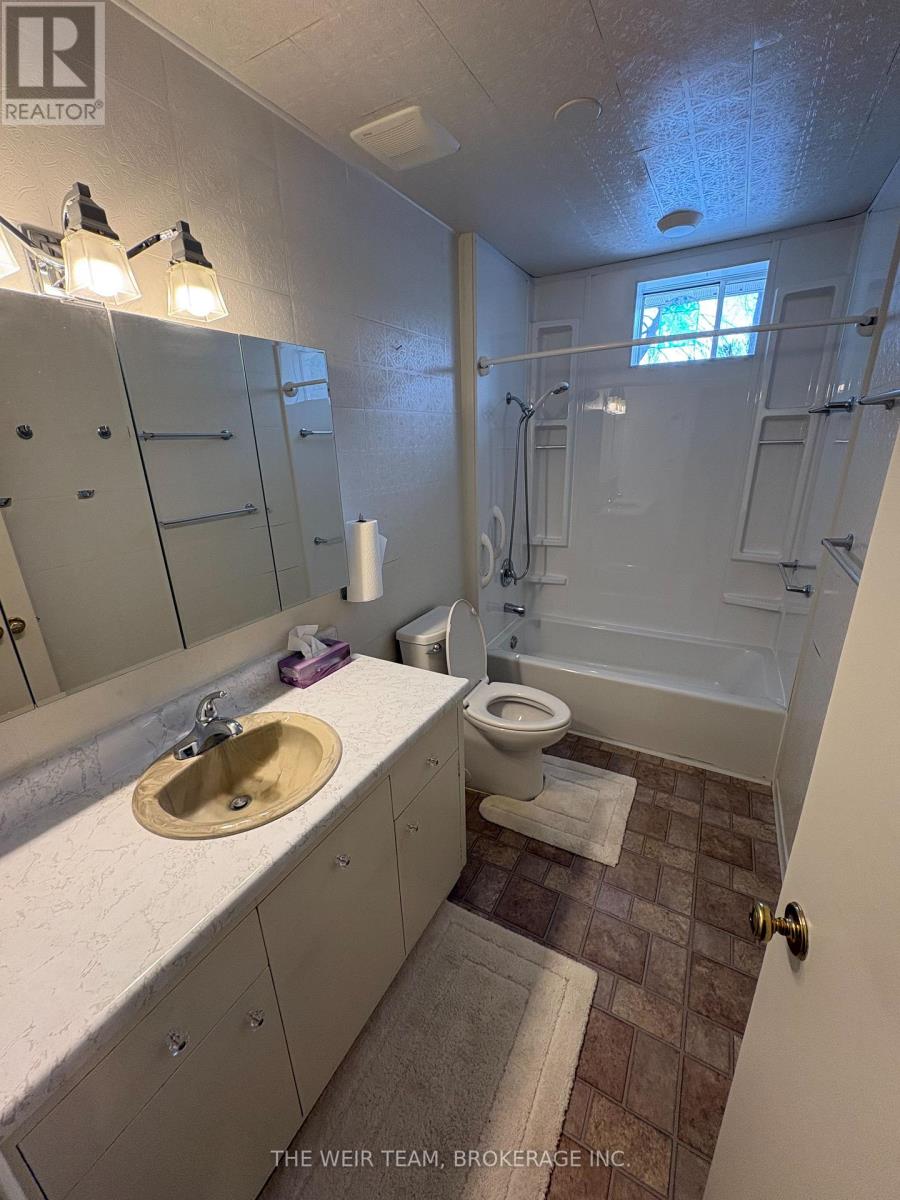 32 Meadowview Avenue, Markham, Ontario  L3T 1K5 - Photo 11 - N12696968