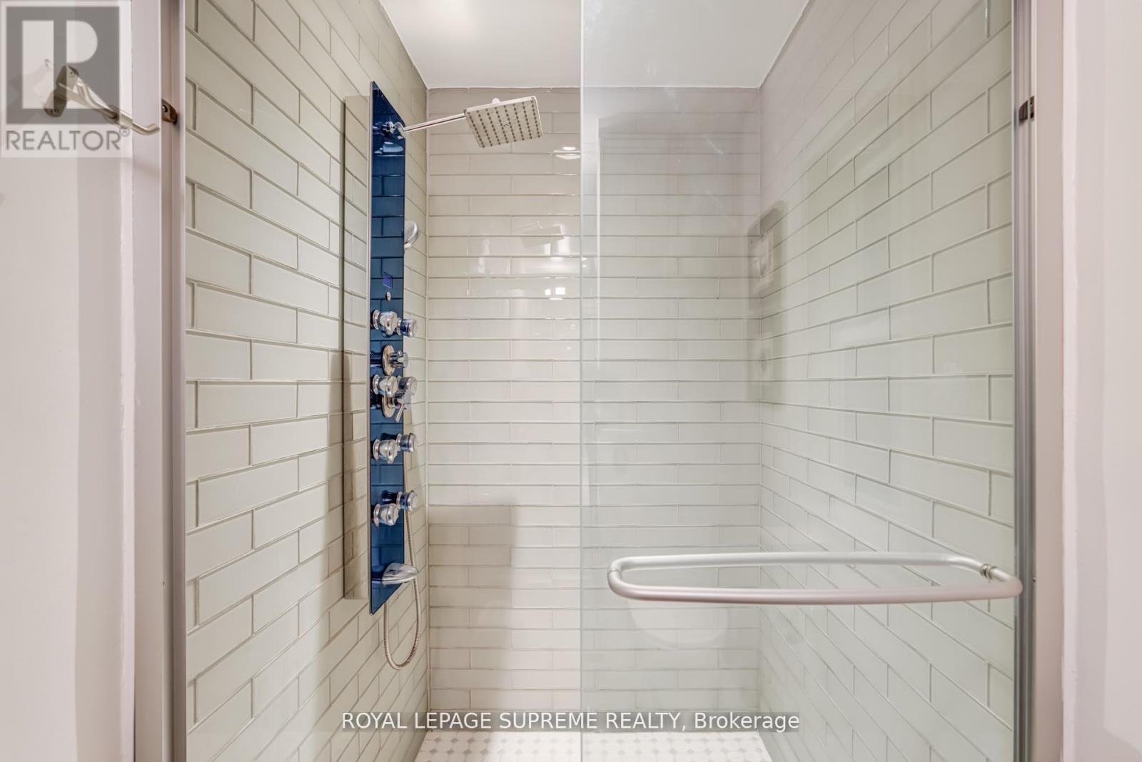 138 Driscoll Road, Richmond Hill, Ontario  L4C 4H7 - Photo 19 - N12696992