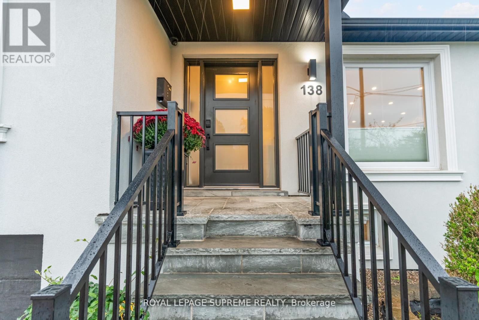 138 Driscoll Road, Richmond Hill, Ontario  L4C 4H7 - Photo 3 - N12696992