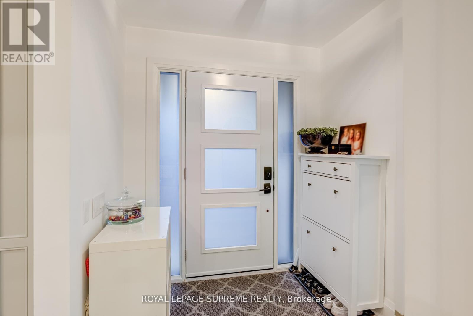 138 Driscoll Road, Richmond Hill, Ontario  L4C 4H7 - Photo 4 - N12696992