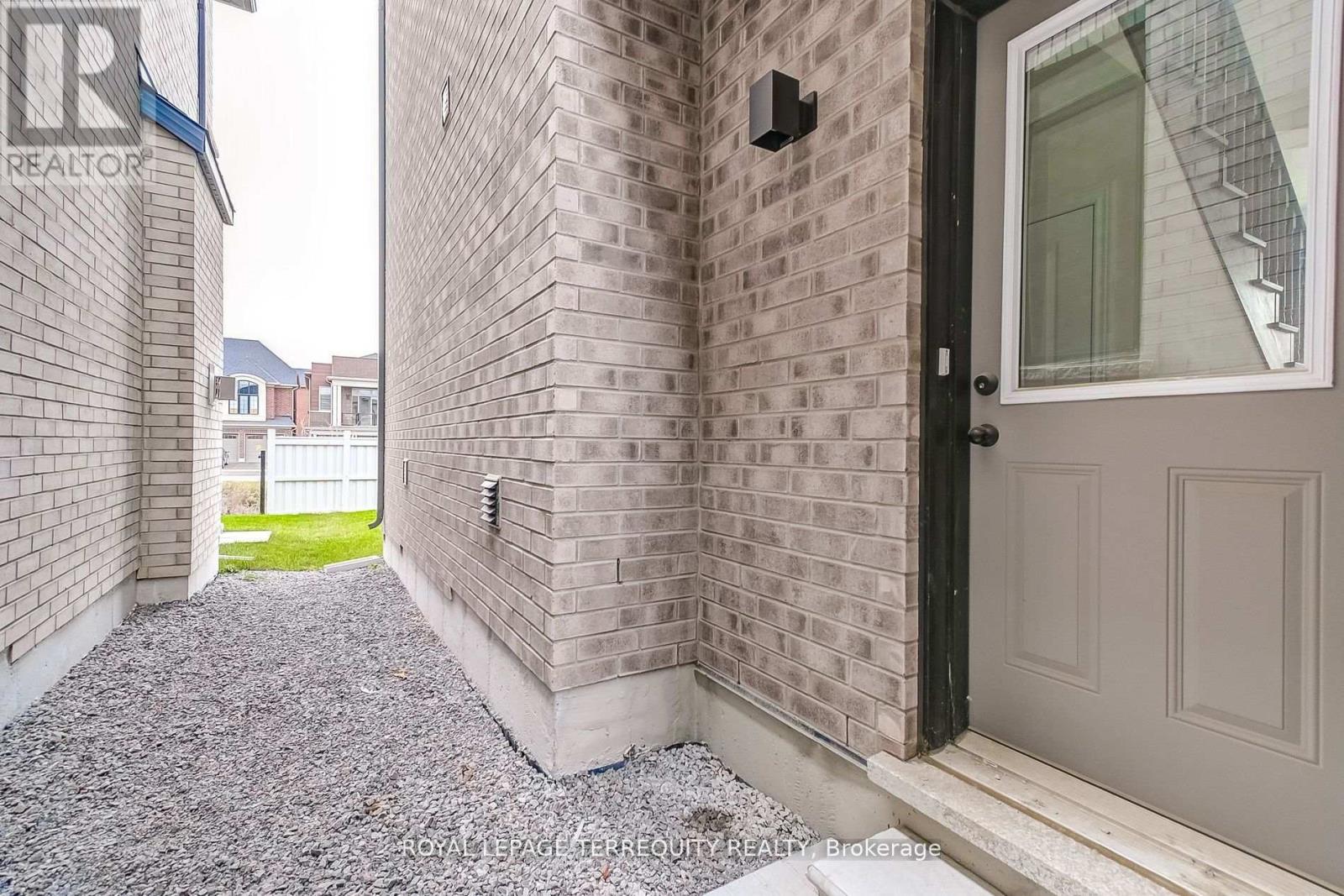 244 Mckean Drive, Whitchurch-Stouffville, Ontario  L4A 5C2 - Photo 35 - N12697026