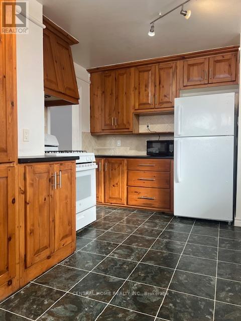 MAIN FLOOR - 192 SILVERBIRCH DRIVE, Newmarket, Ontario