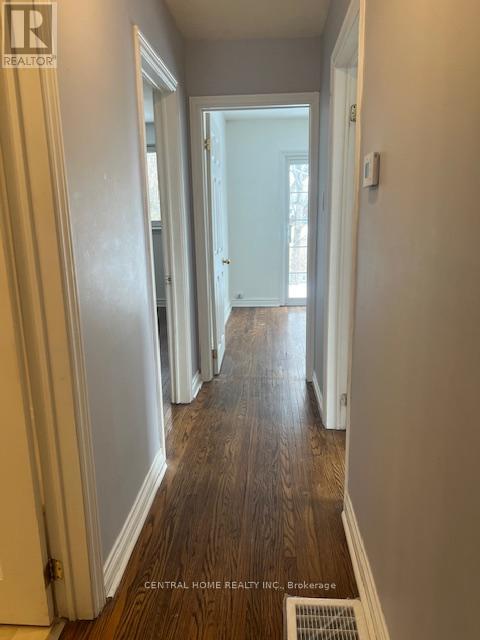 Main Floor - 192 Silverbirch Drive, Newmarket, Ontario  L3Y 2Z5 - Photo 3 - N12697096