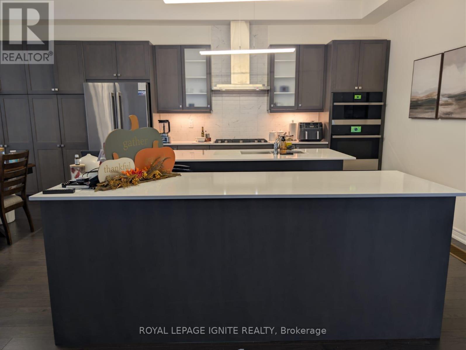 31 Canard Drive, Vaughan, Ontario  L4H 5C4 - Photo 2 - N12697072