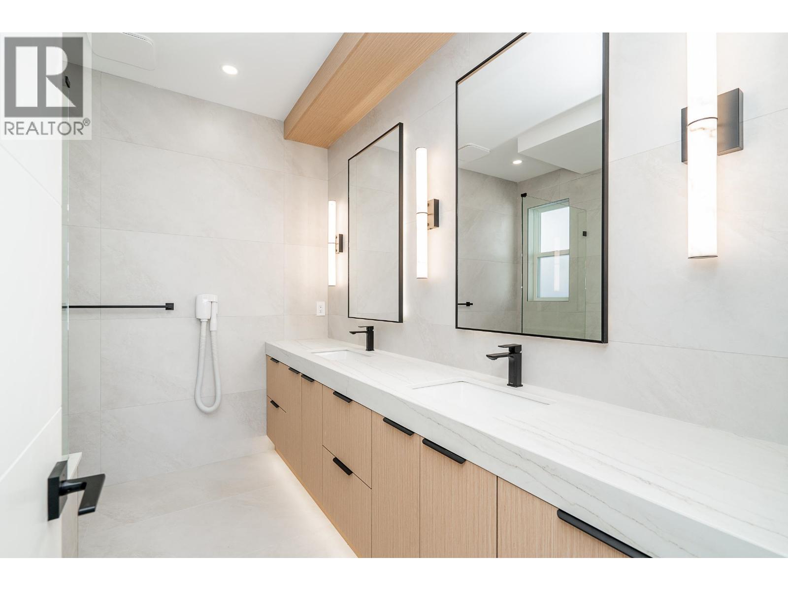 2717 Henry Street, Port Moody, British Columbia  V3H 2J8 - Photo 15 - R3060223