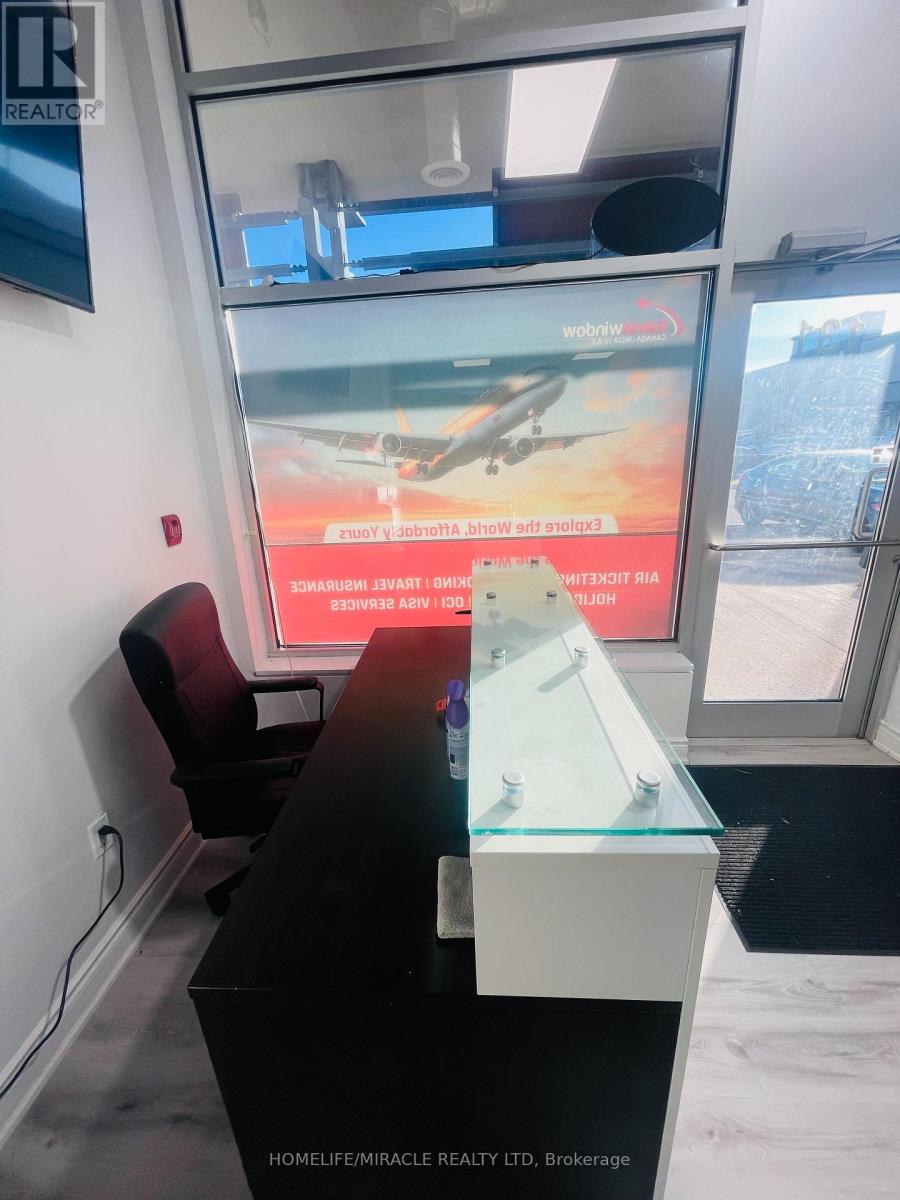 131 - 1065 Canadian Place, Mississauga, Ontario  L4W 0C2 - Photo 8 - W12410578