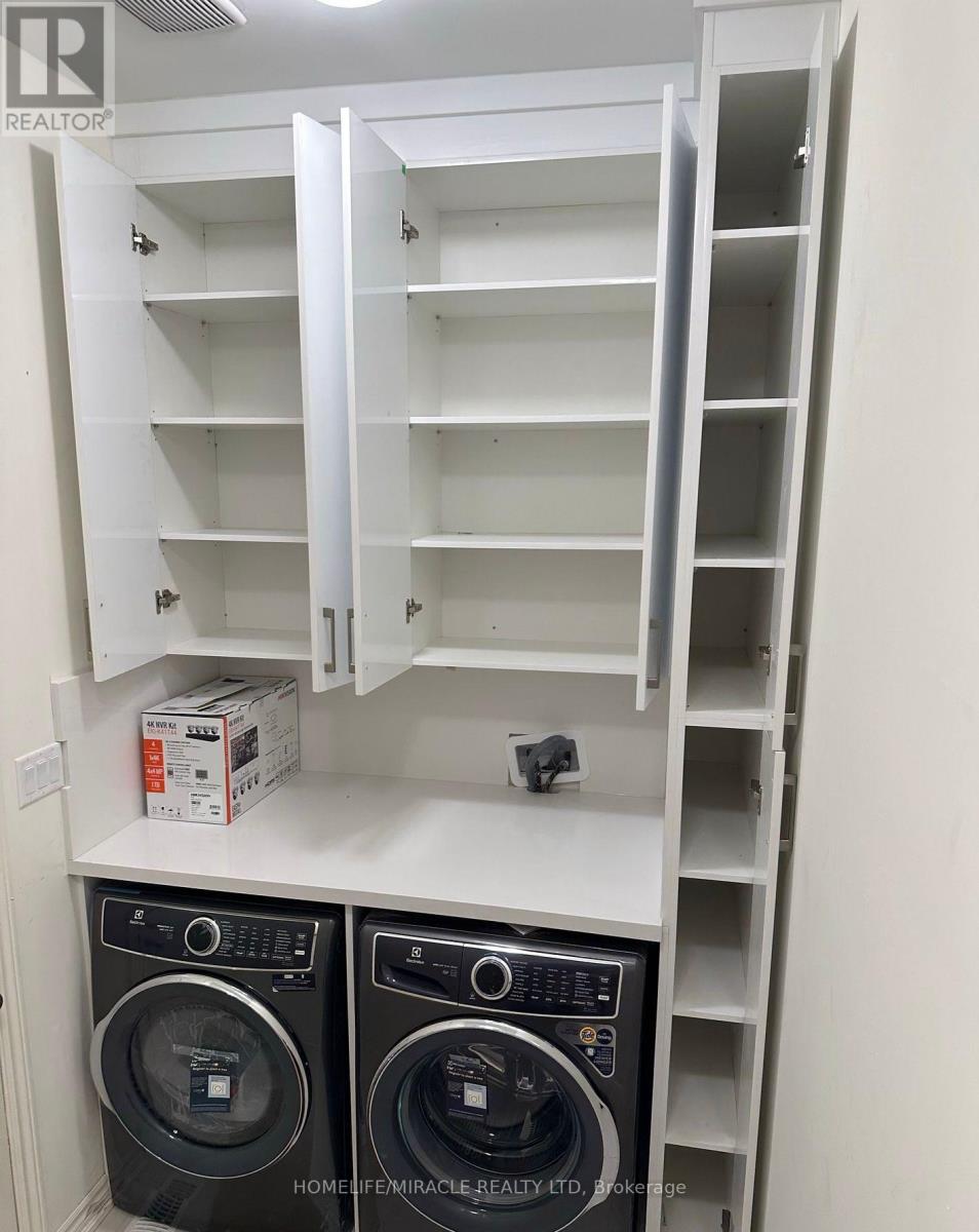 18 Arrowview Drive, Brampton, Ontario  L7A 5H7 - Photo 10 - W12682842