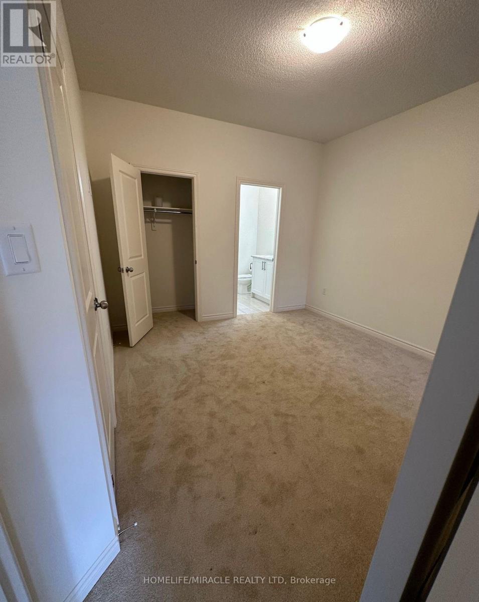 18 Arrowview Drive, Brampton, Ontario  L7A 5H7 - Photo 7 - W12682842