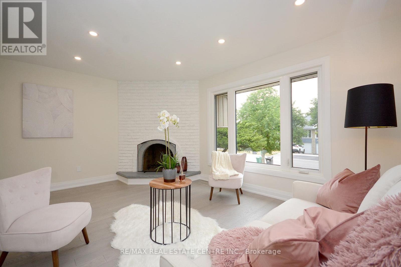 2912 Arvida Circle, Mississauga, Ontario  L5N 1R5 - Photo 10 - W12696930