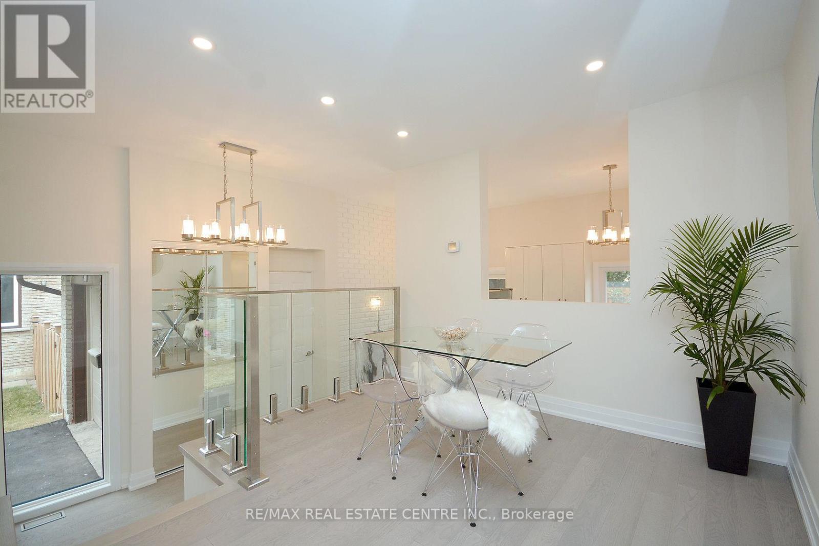 2912 Arvida Circle, Mississauga, Ontario  L5N 1R5 - Photo 11 - W12696930