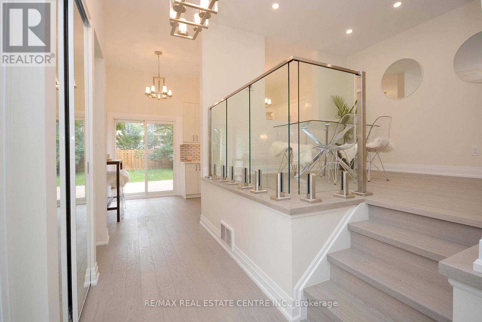 2912 Arvida Circle, Mississauga, Ontario  L5N 1R5 - Photo 4 - W12696930