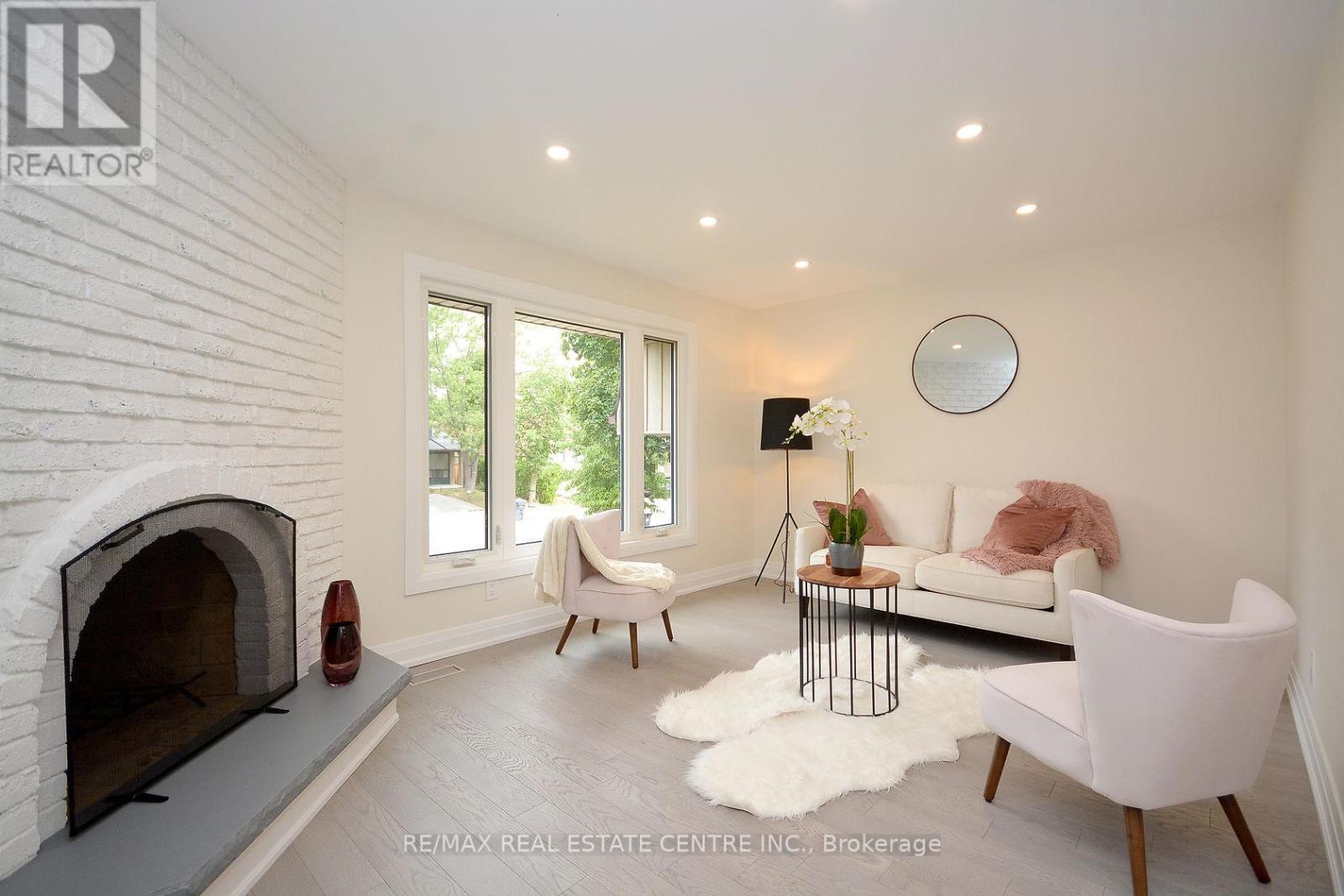 2912 Arvida Circle, Mississauga, Ontario  L5N 1R5 - Photo 8 - W12696930