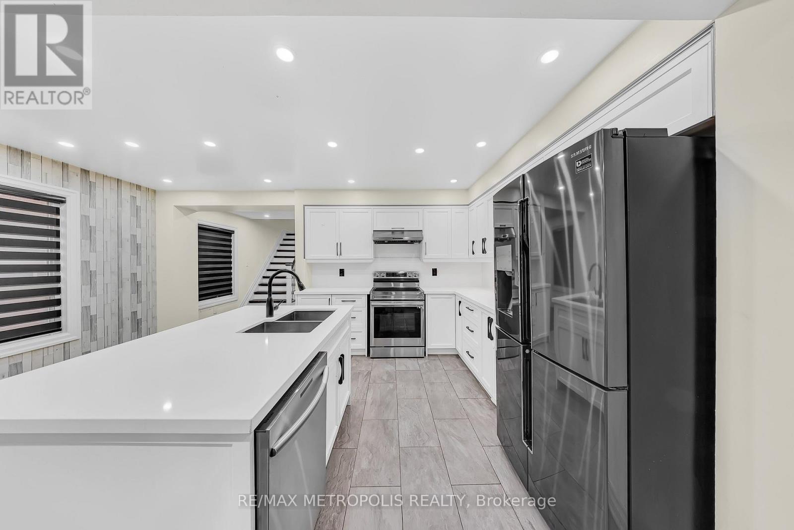 Main - 10 Applegrove Court, Brampton, Ontario  L6R 2Y8 - Photo 19 - W12697064