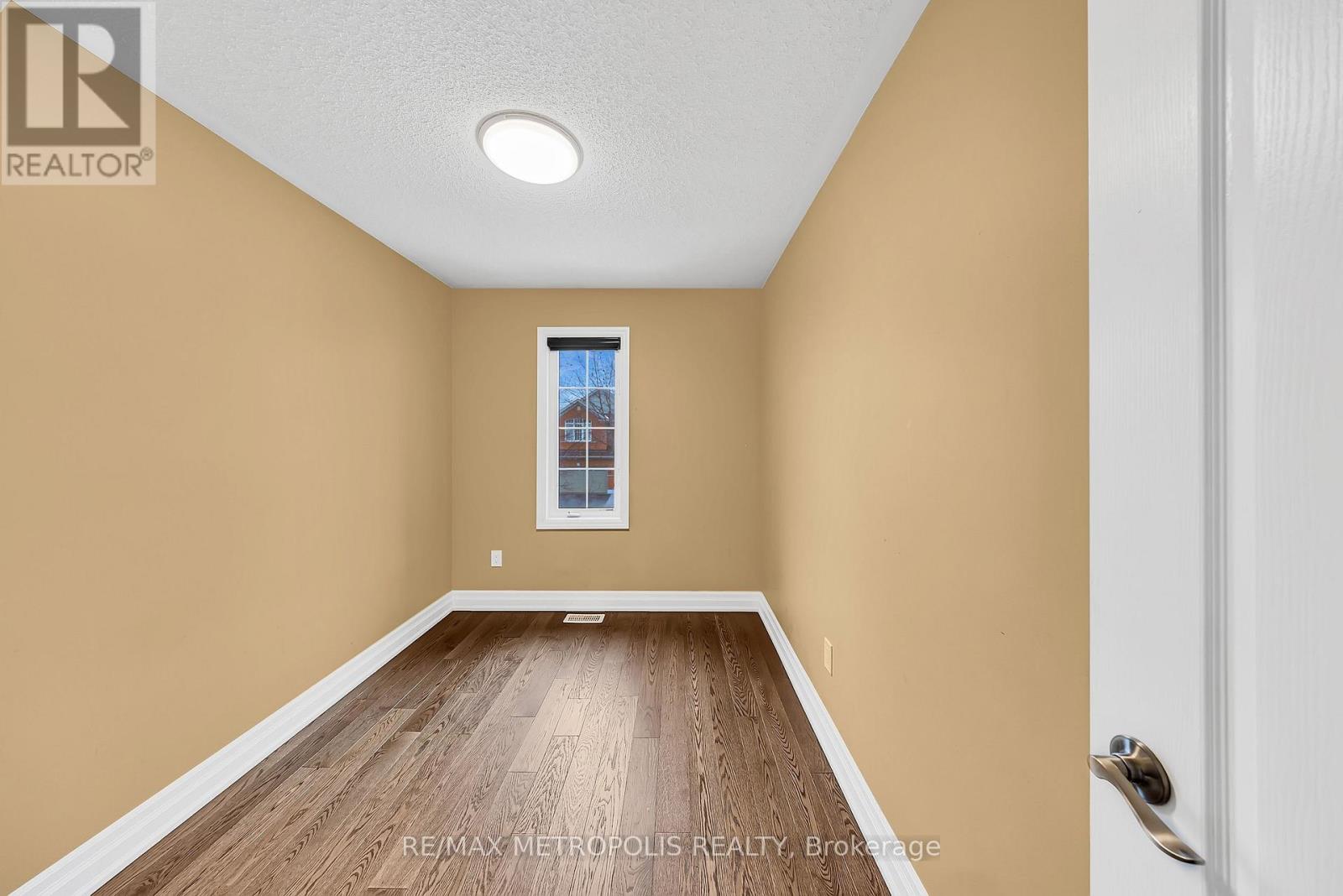 Main - 10 Applegrove Court, Brampton, Ontario  L6R 2Y8 - Photo 23 - W12697064